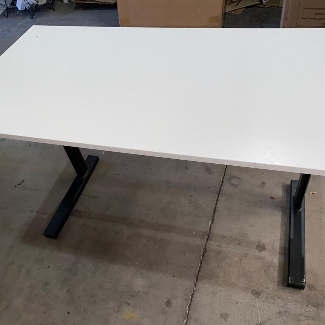 2da Mano.- Escritorio de Trabajo con Altura Regulable Standing desk - Blanco 7