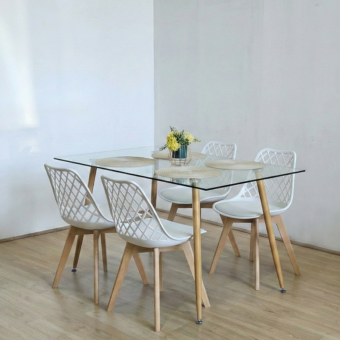 Comedor Rubi 120x80cm + 4 Sillas Tulip Mesh 1