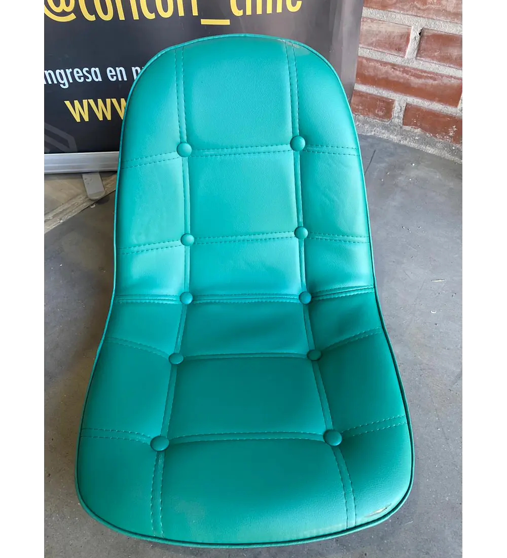 2da Seleccion.- Silla Eames Capitonné Verde