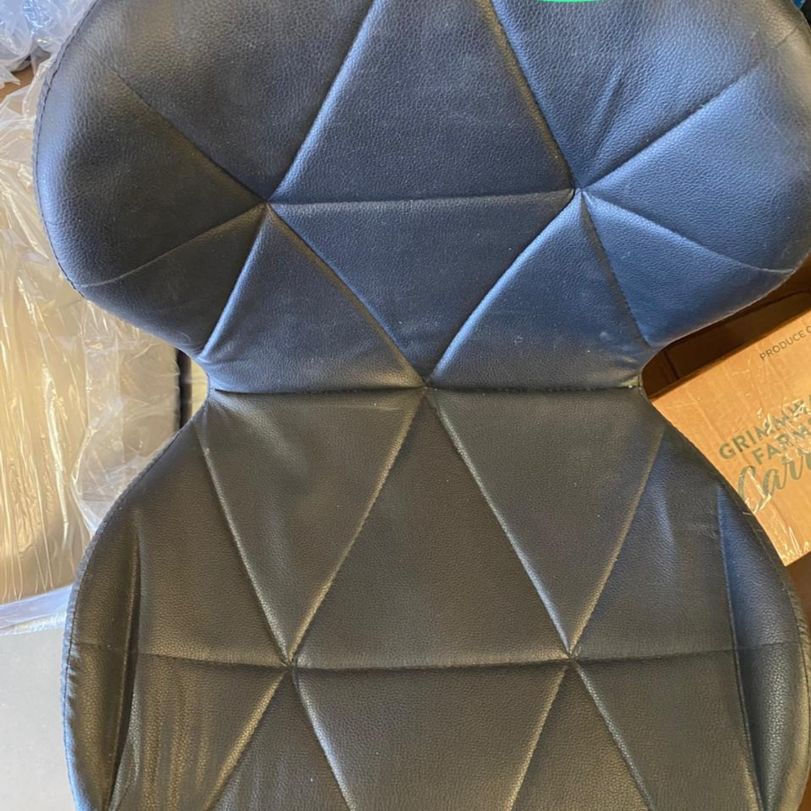 2da Seleccion.- Silla Eames Mariposa Ecocuero Negra 3