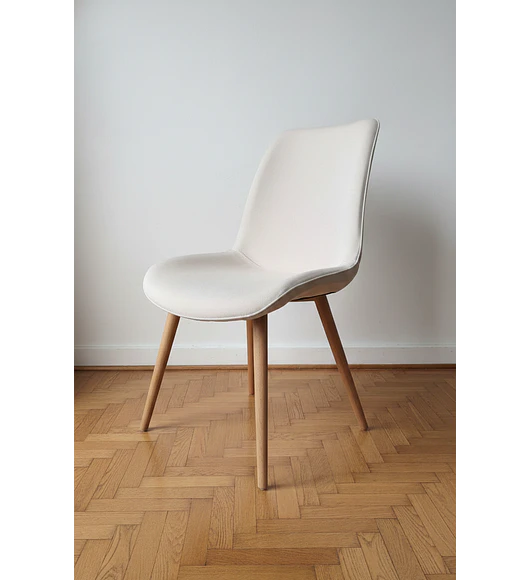 Silla Aura Wood Tapizada en Lino