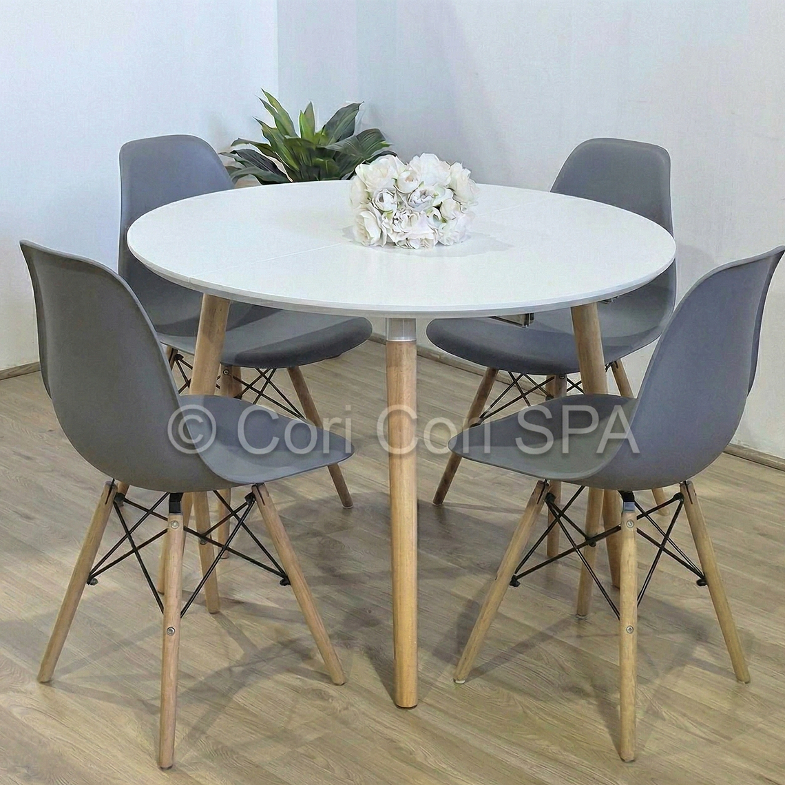 Comedor Mesa Aura Blanca 100cms  + 4 Sillas Eames 3