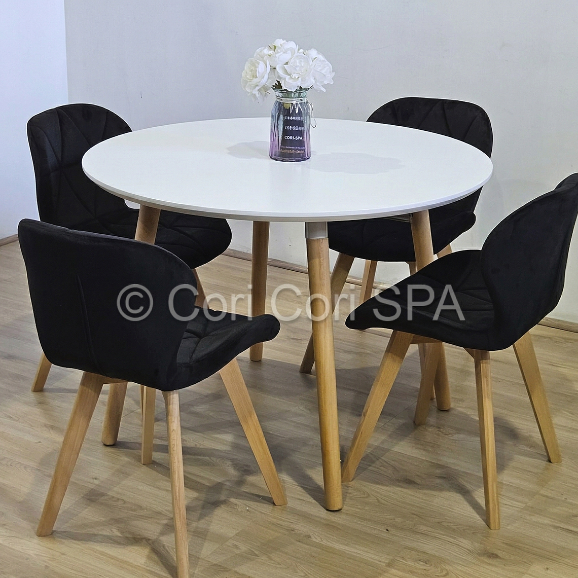 Comedor Mesa Aura Blanca 100cm + 4 Sillas Mariposa Velvet 2