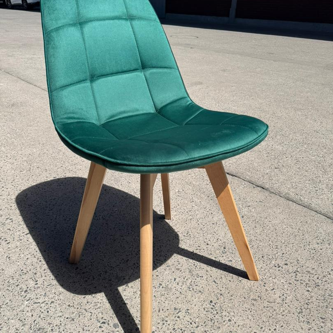 2da Seleccion.- Silla Capitonné Velvet VERDE 1