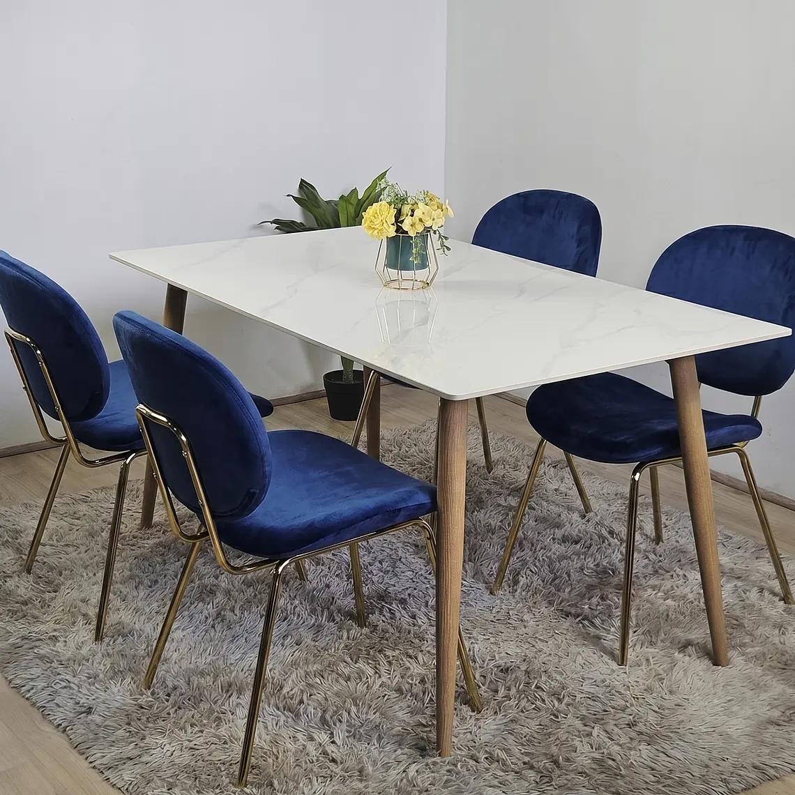 Comedor Mesa Mármol 140X80cm  + 4 Sillas Karu 13