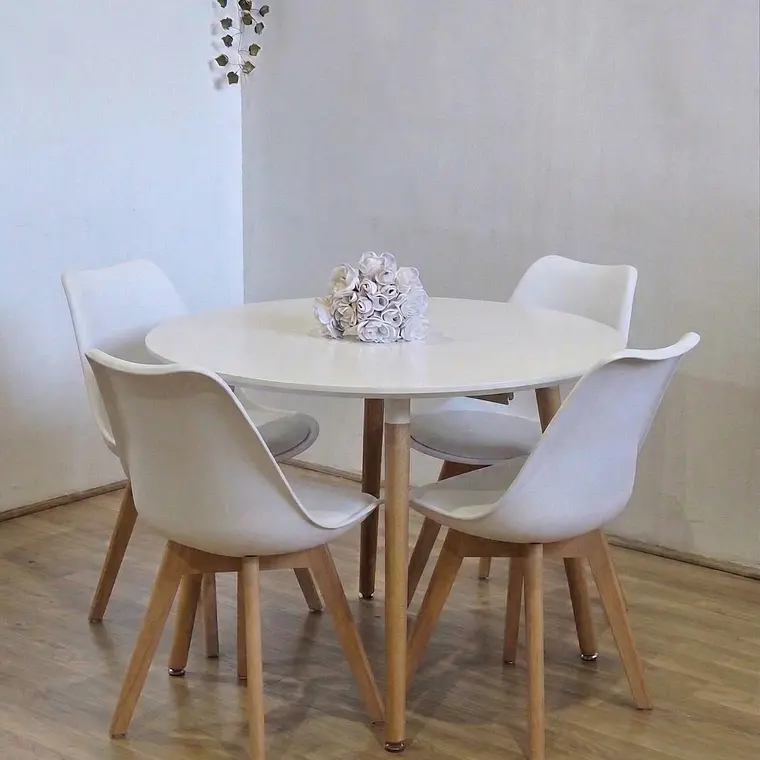Comedor Mesa Aura Blanca 120cms + 4 Sillas Tulip 10