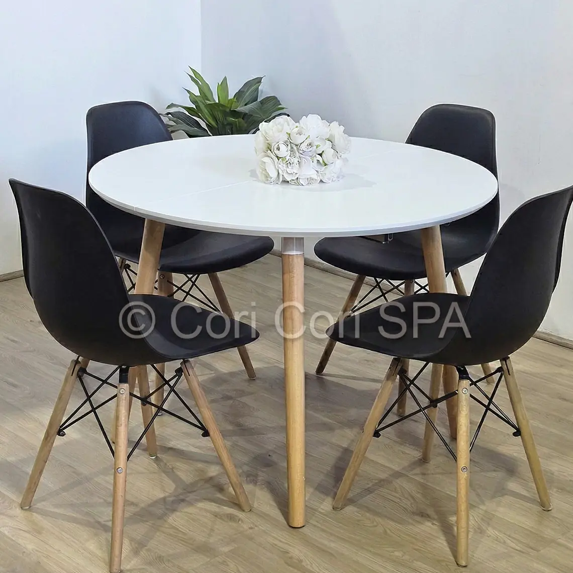 Comedor Mesa Aura Blanca 120cms  + 4 Sillas Eames 6