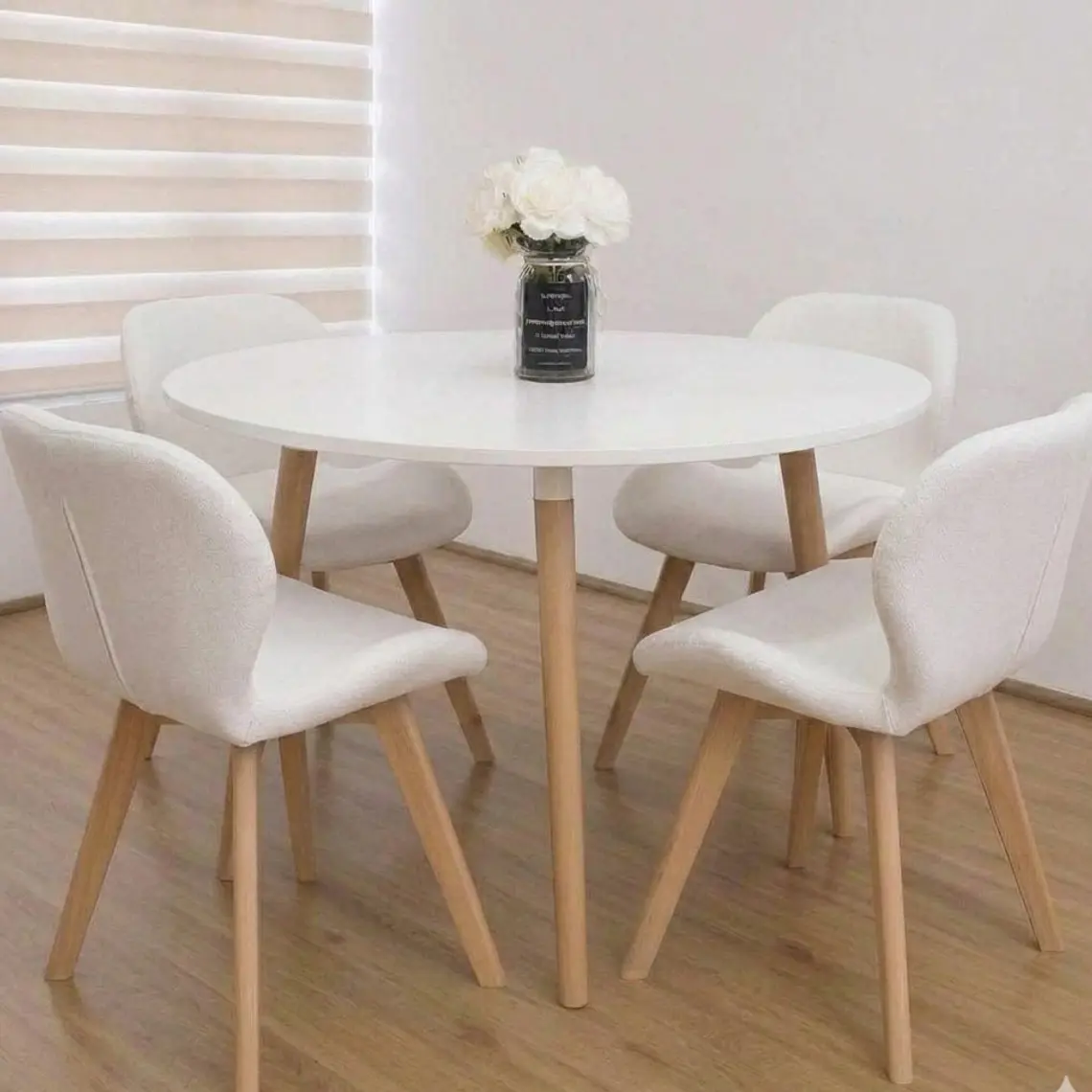 Comedor Mesa Aura Blanca 120cms  + 4 Sillas Mariposa Ecocuero Wood 4