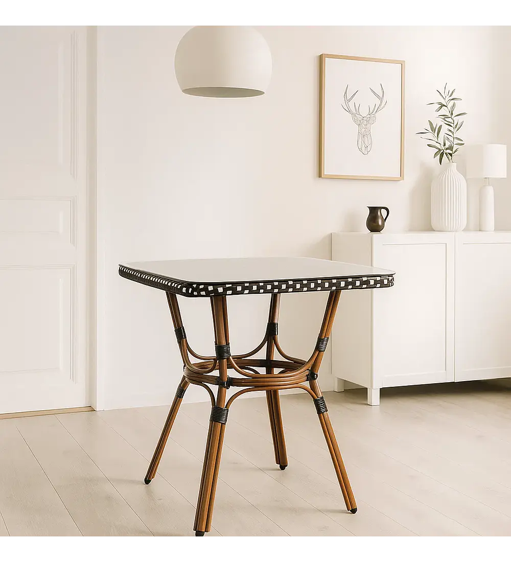 Mesa Bistro Parisino con Metál y Rattan Sintético