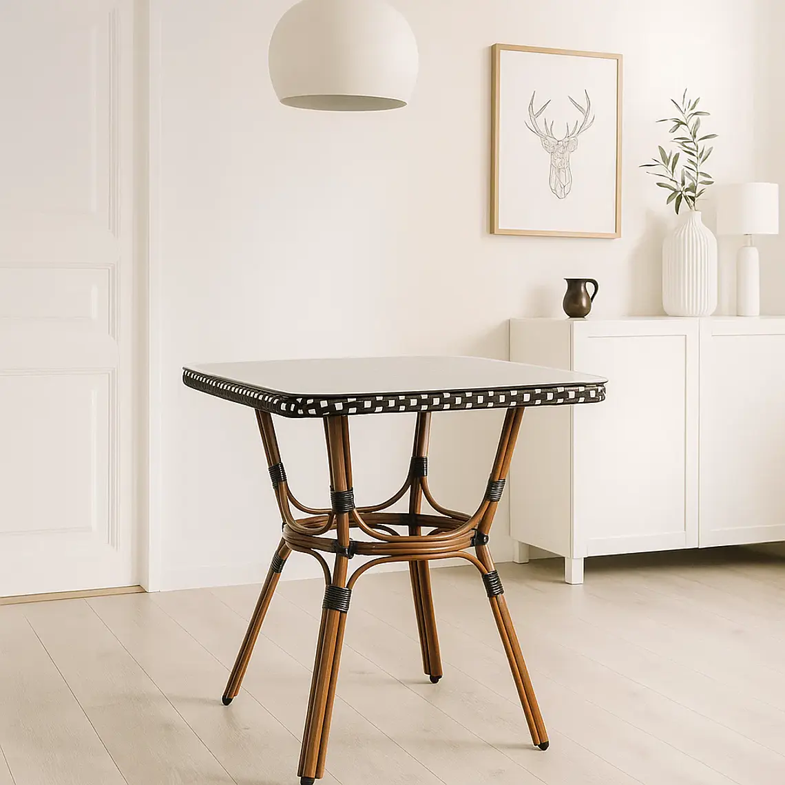 Mesa Bistro Parisino con Metál y Rattan Sintético 2