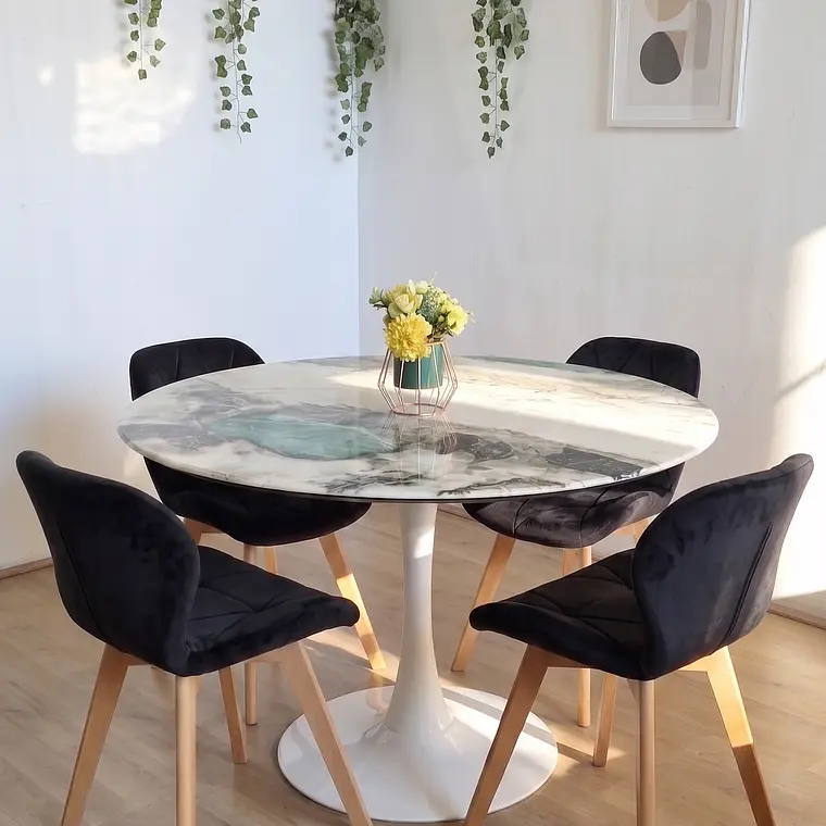 Comedor Mesa Tulip Stone 100cms + 4 Sillas Mariposa Velvet 8