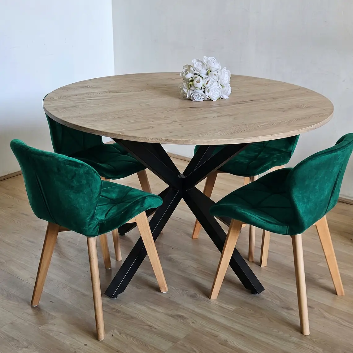 Comedor Warwick Rustica 100cm + 4 Sillas Mariposa Velvet 1