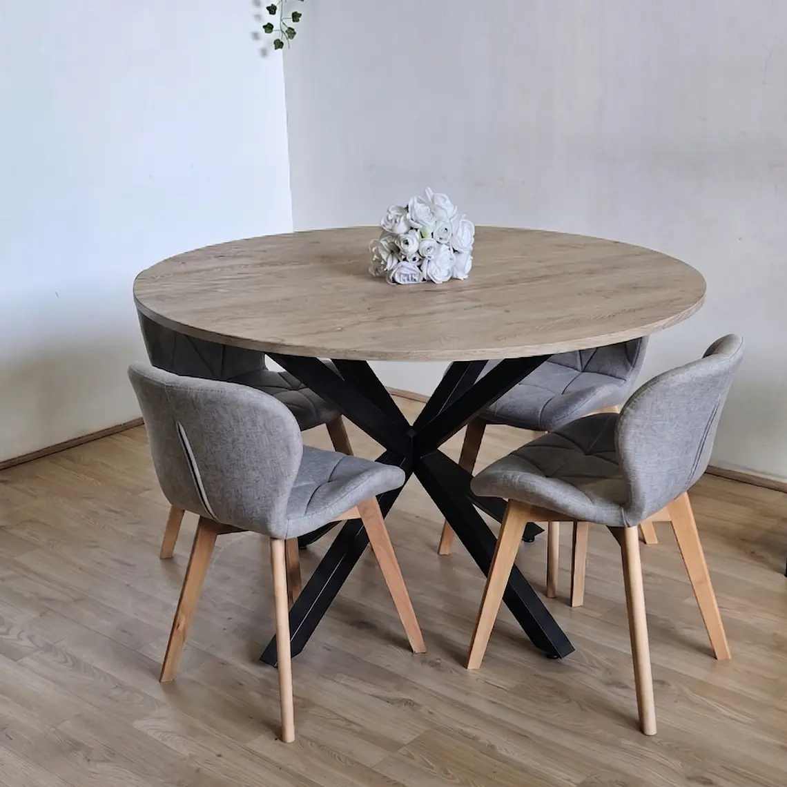 Comedor Warwick Rustica 100cm + 4 Sillas Mariposa Velvet 7