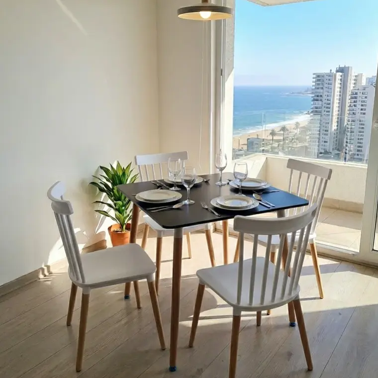Comedor Mesa Cuadrada Melamina 80cms x 80cms + 4 Sillas Windsor 20