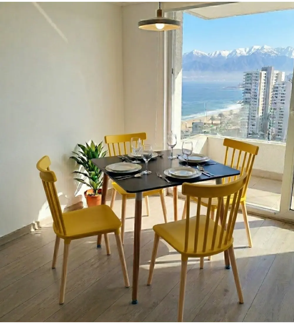 Comedor Mesa Cuadrada Melamina 80cms x 80cms + 4 Sillas Windsor