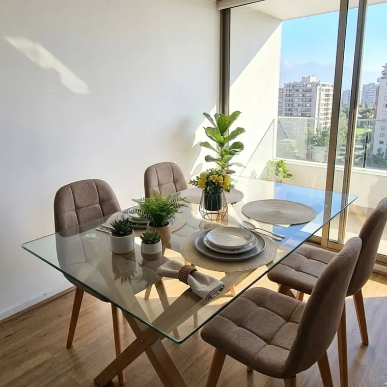 Comedor Medlock 140 x 90cm + 4 Sillas Capitonne Lino 5