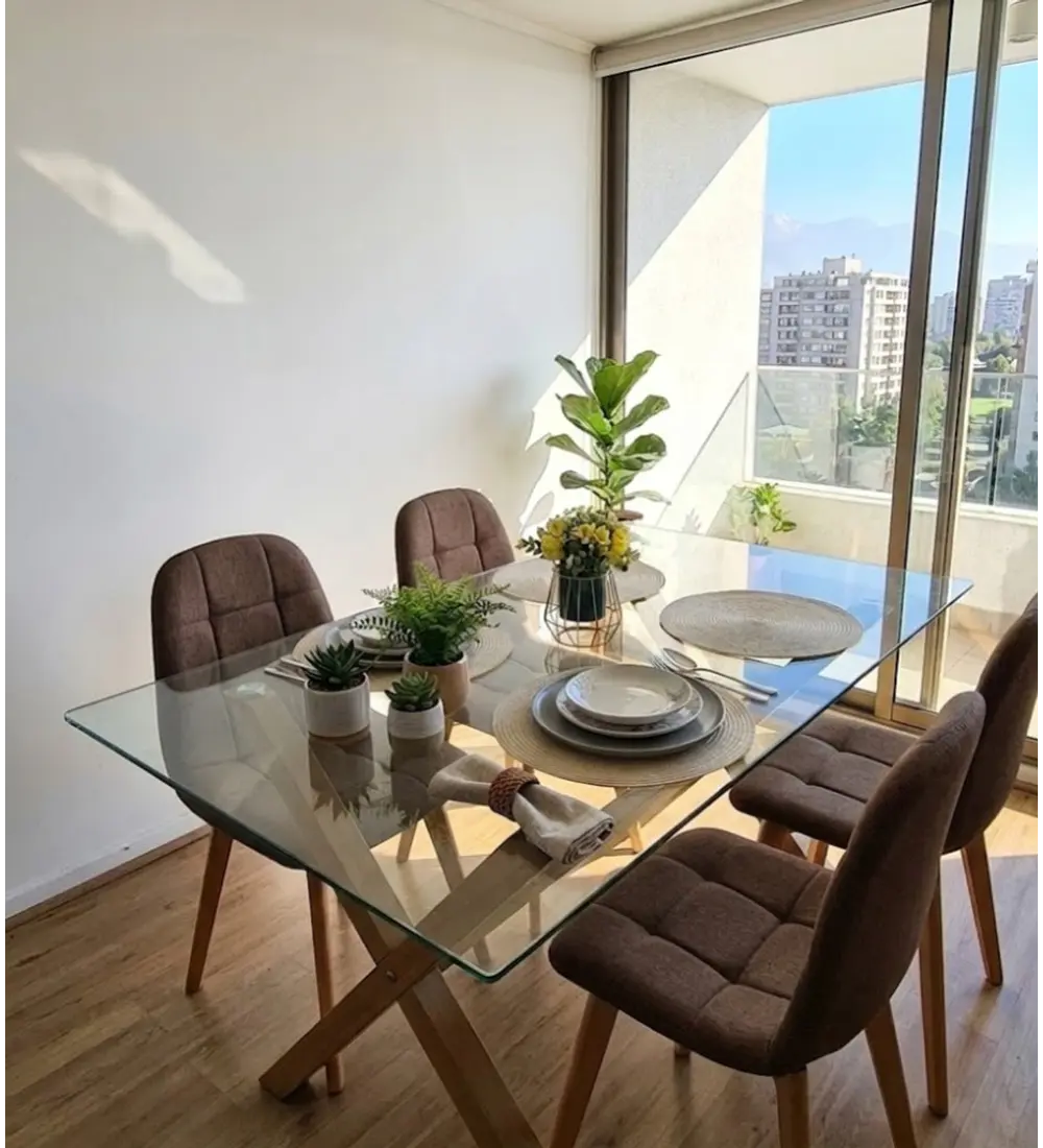 Comedor Medlock 140 x 90cm + 4 Sillas Capitonne Lino
