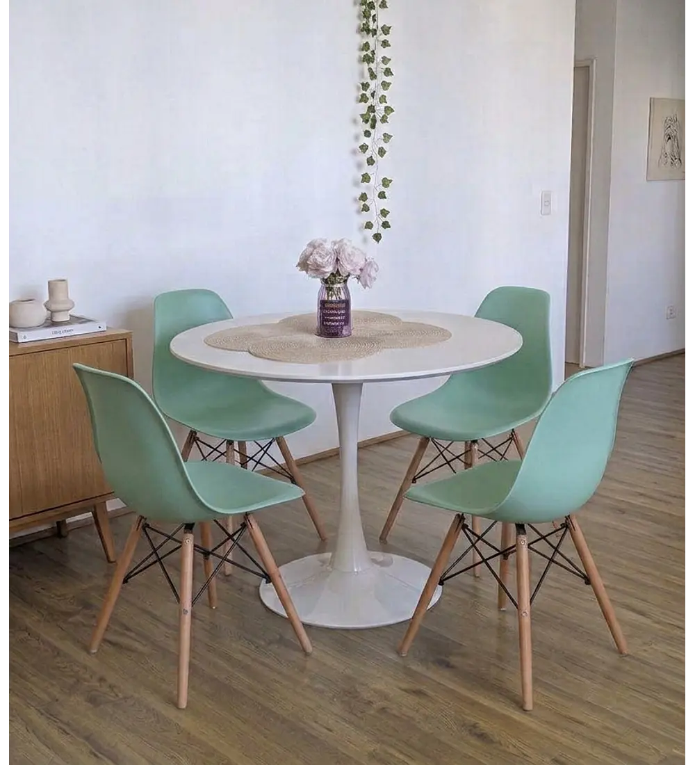 Comedor Mesa Tulip Blanca 100cms + 4 Sillas Eames