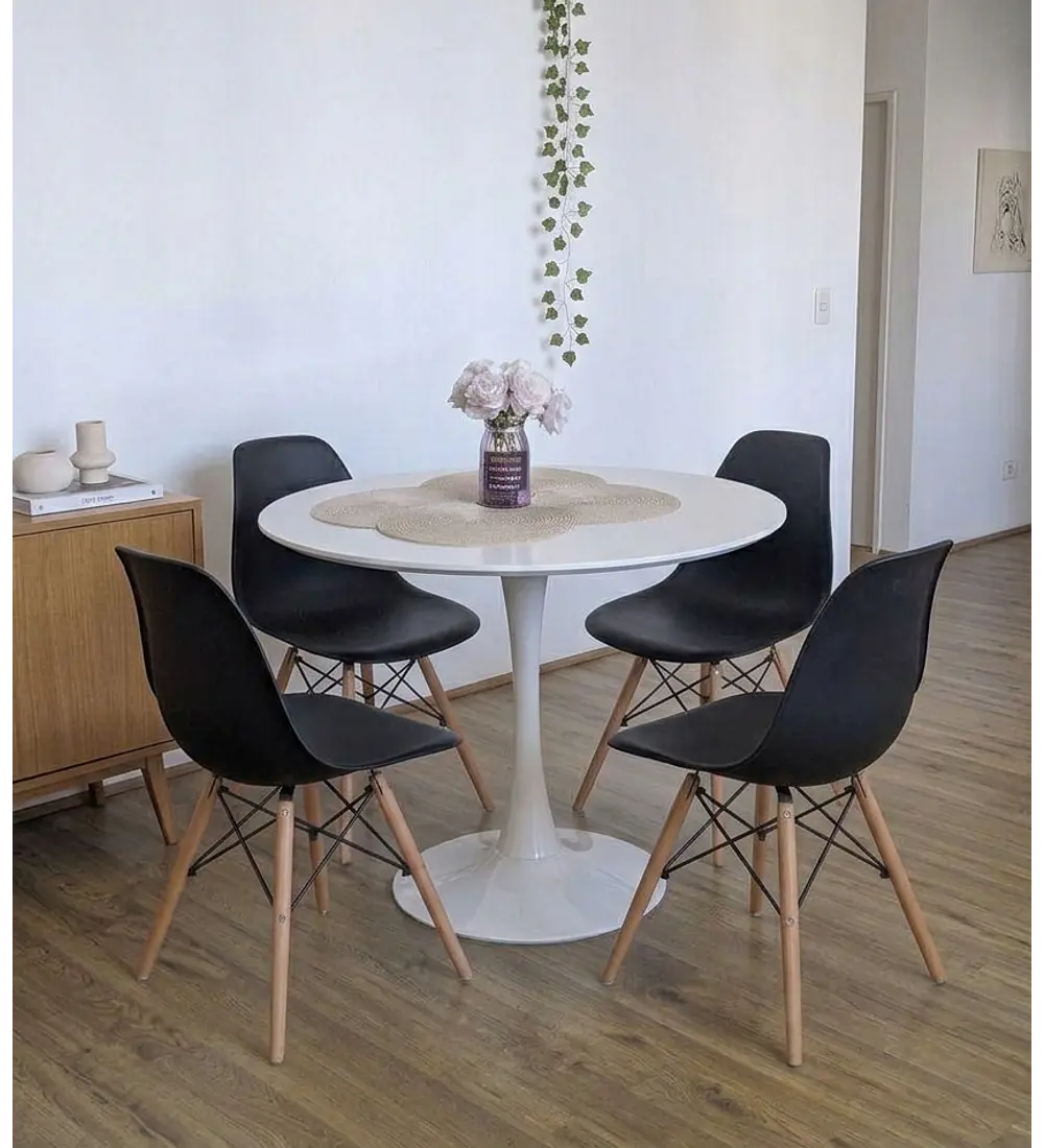 Comedor Mesa Tulip Blanca 100cms + 4 Sillas Eames