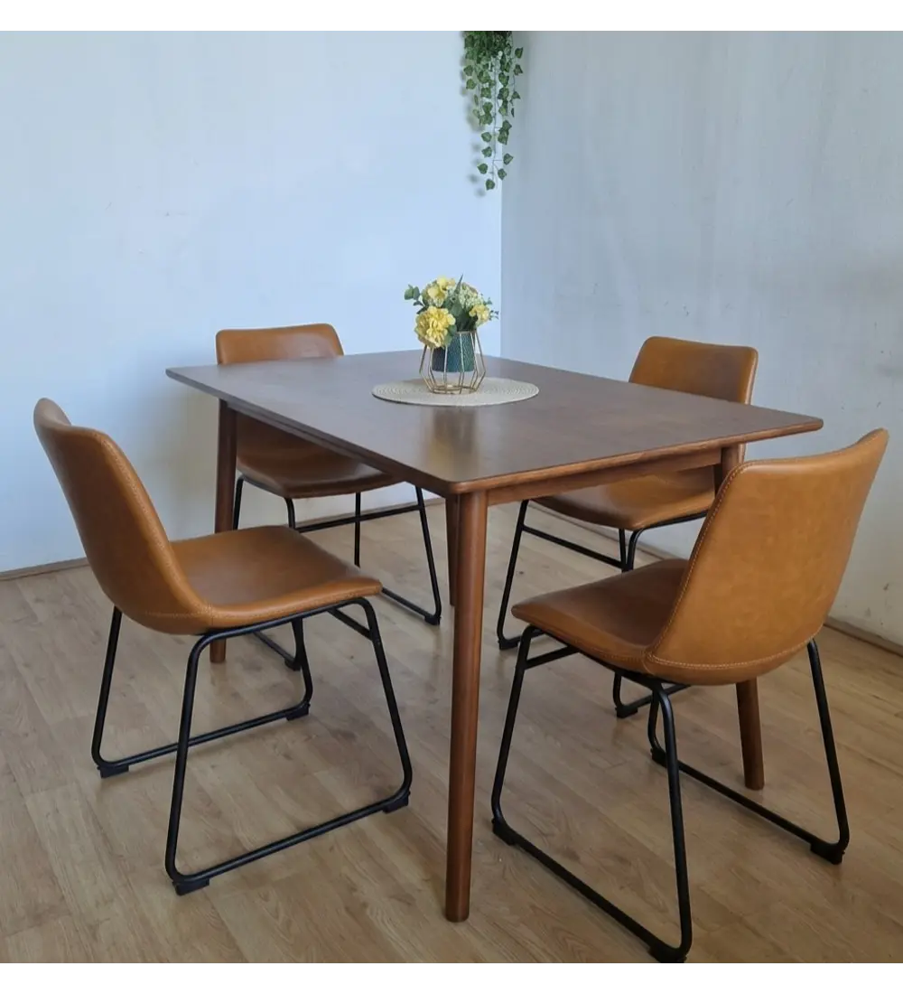 Comedor Mesa Vema + 4 Sillas Burgos de Cuero Crazy Horse