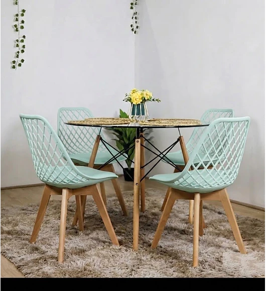 Comedor Eames Vidrio 80 cms + 4 Sillas Tulip Mesh
