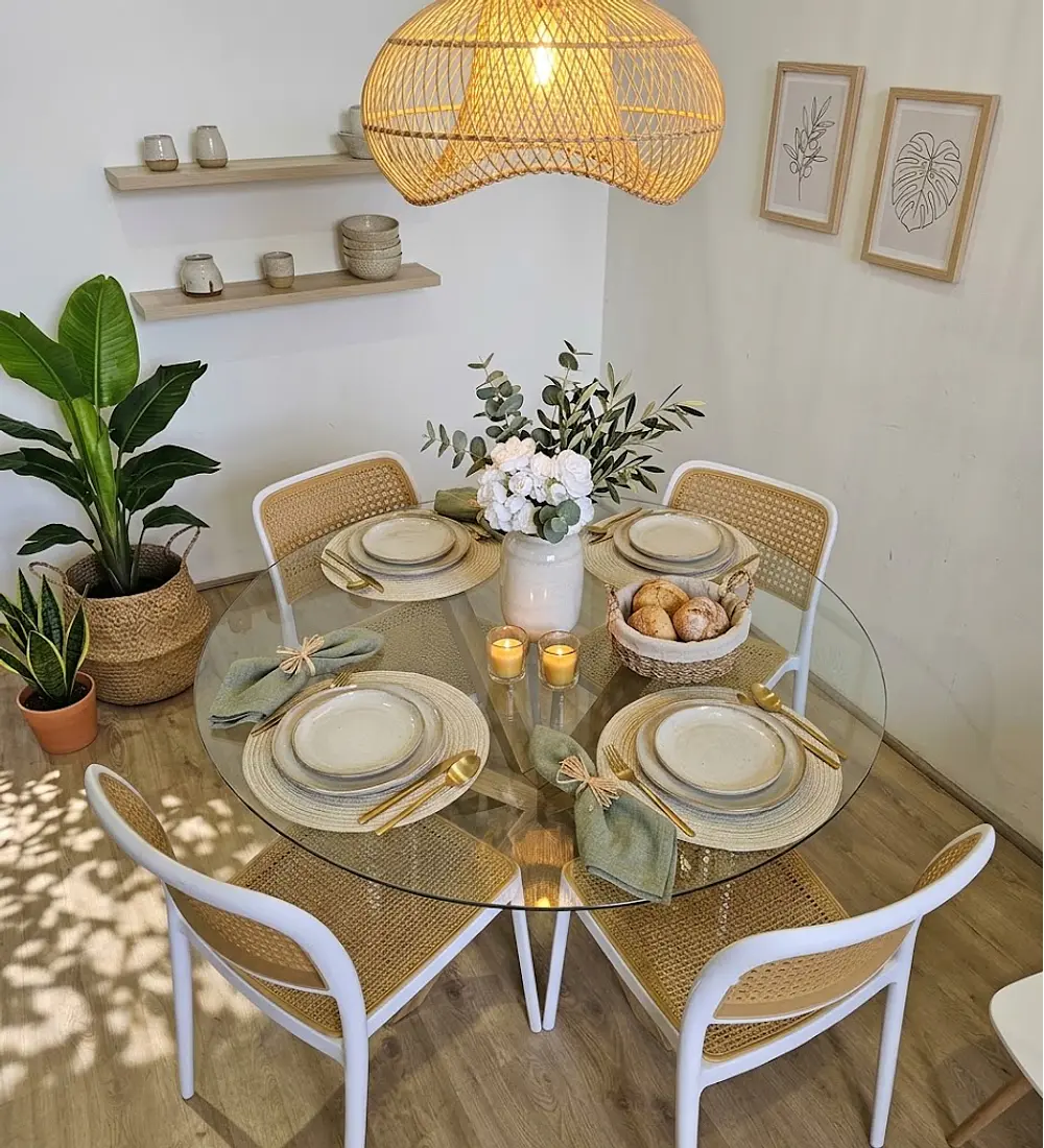 Comedor Mesa Warwick 100cm + 4 Sillas Delta 