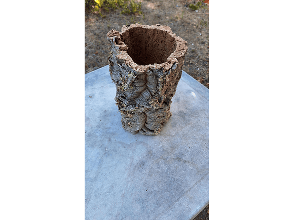 1x Small, wide cork tube (20x20x25cm) 2