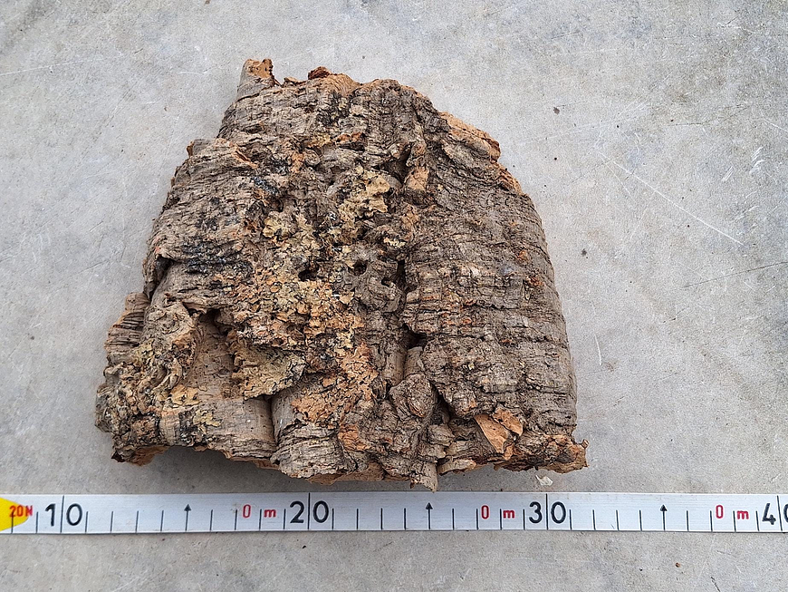 1x Virgin Cork Board: (15x15x4cm) 1