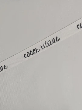 Tela branca impermeável