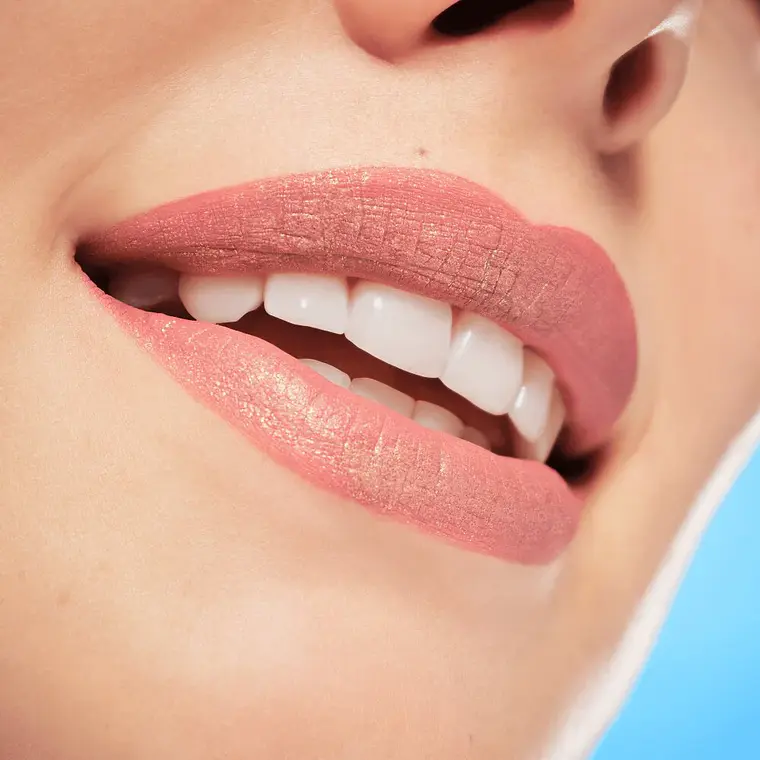 Labial Líquido Glitter Switch Globo Up De Disney Pixar - ESSENCE 3