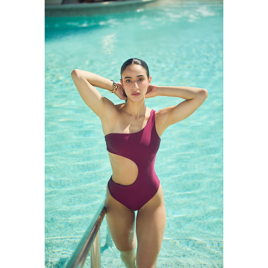 Wine Leopard: one piece reversible, una prenda, dos estilos.