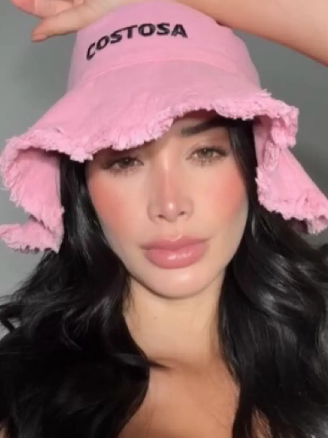 Bucket hat rosado Costosa 1