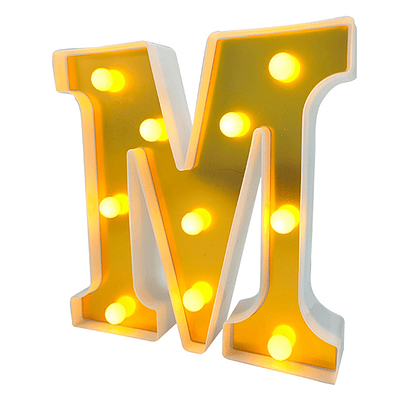 Letra M LED dorada 22 cm