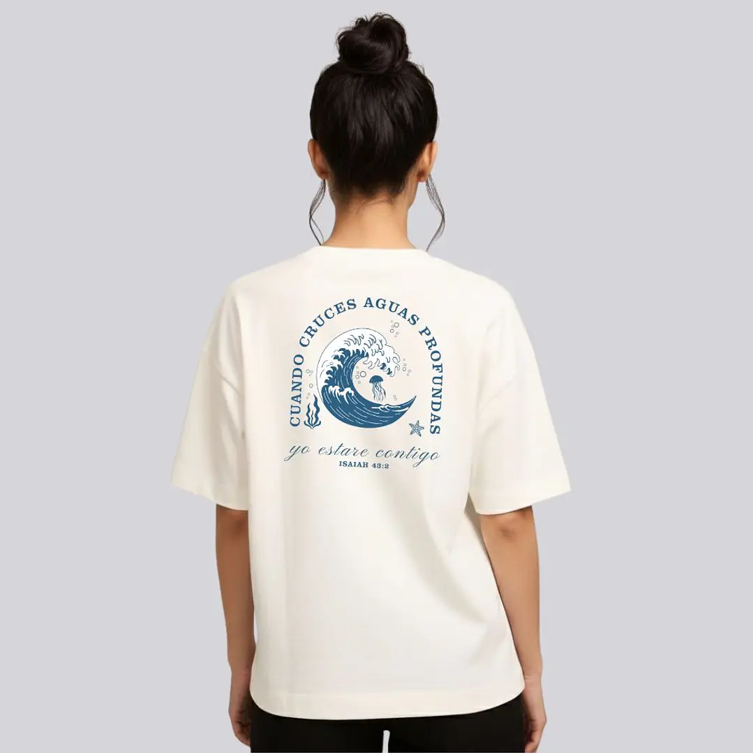Camiseta Oversized Cuando Cruces Aguas Profundas Isaiah 43:2 Olas 6