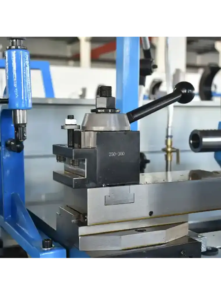 Torno Universal 1000 mm con Freno Electromagnético 5