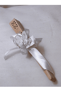 C15017 - Leque em madeira decorado em prata e branco com borboleta