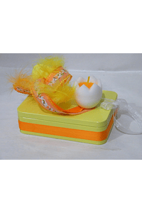 P20101 - caixa metal amarela retangular pequena decorada com vela ovo