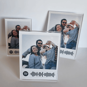 Foto polaroid con soporte acrílico