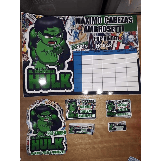 ETIQUETAS ADHESIVAS PARA ÚTILES ESCOLARES. 