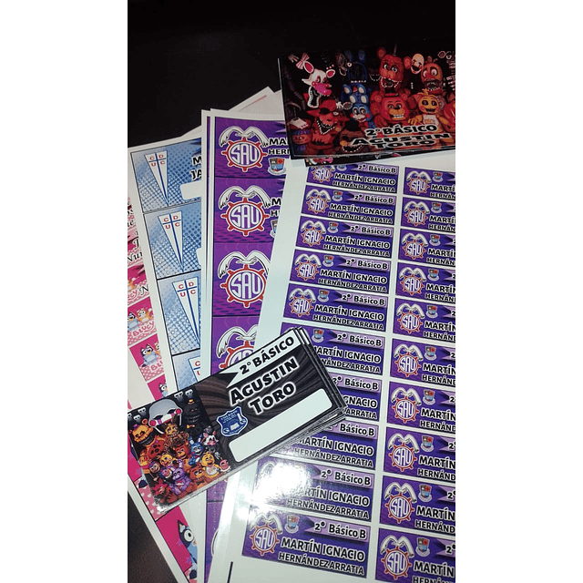 ETIQUETAS ADHESIVAS PARA ÚTILES ESCOLARES. 