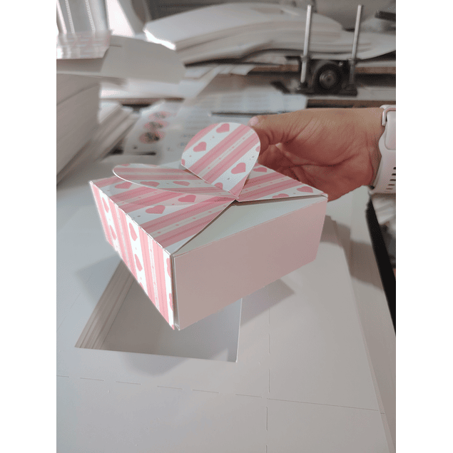 caja corazon 10x10x4