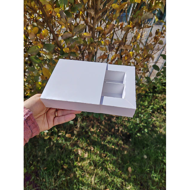Caja 4 bombones blanca (10unid)