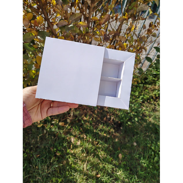 Caja 4 bombones blanca (10unid)