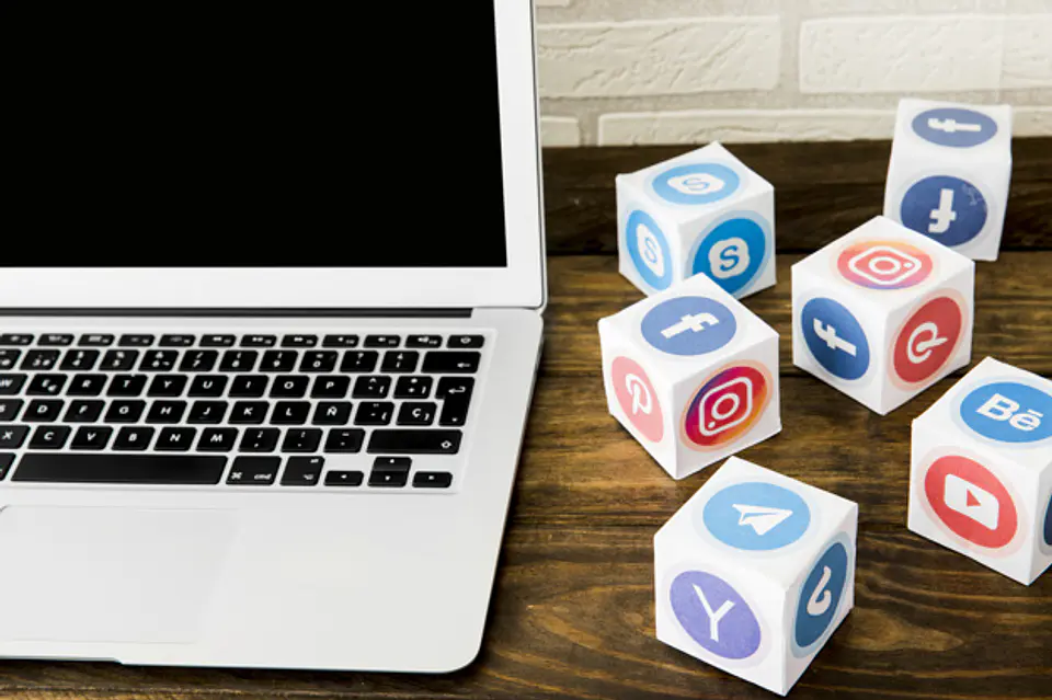 Community Manager  1