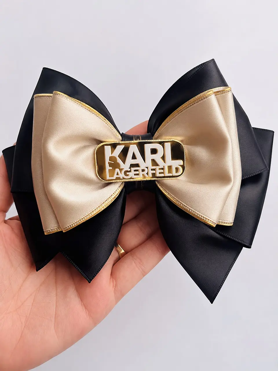 Karl dourado e branco 3