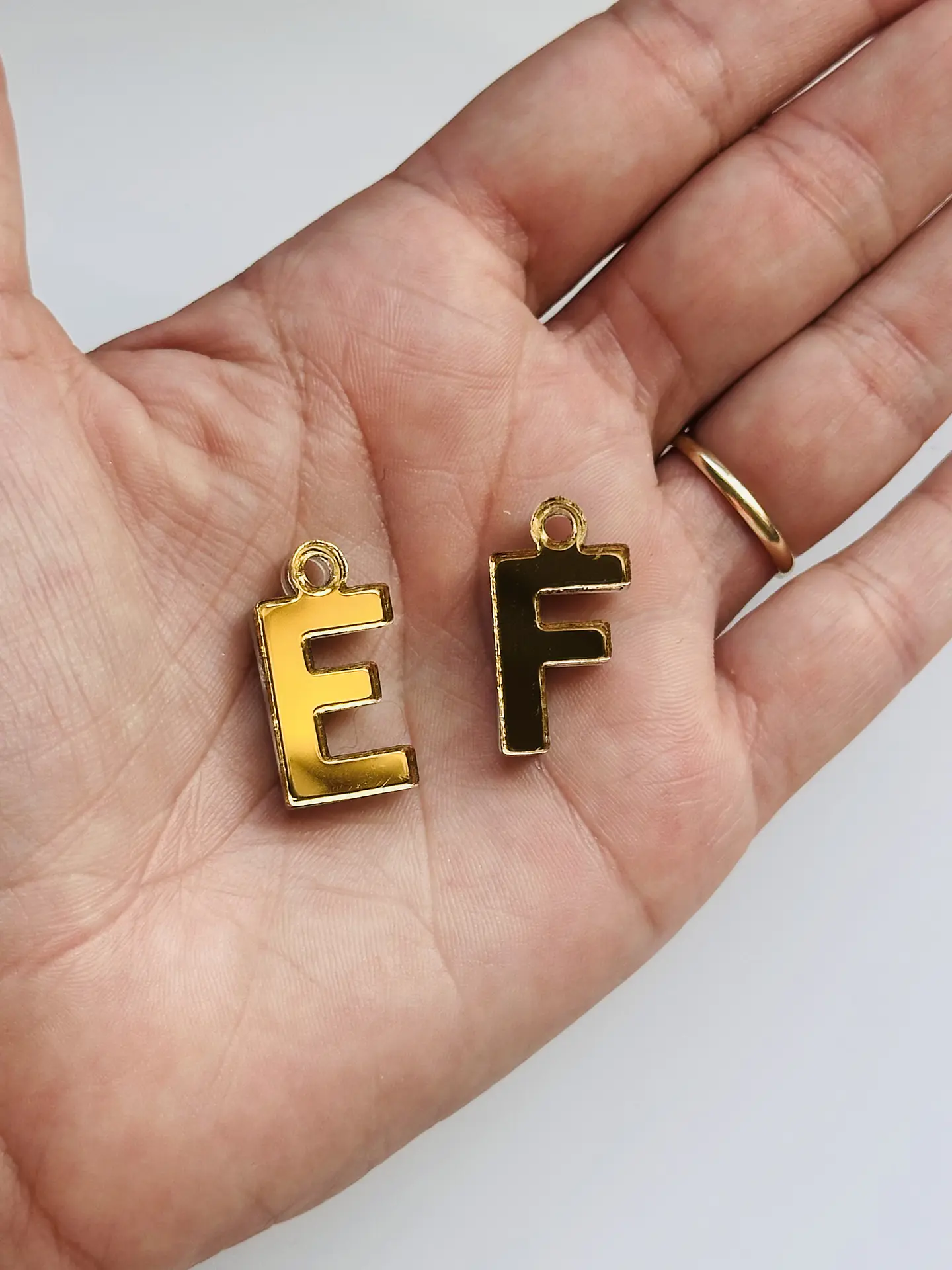 Pendentes E F  2
