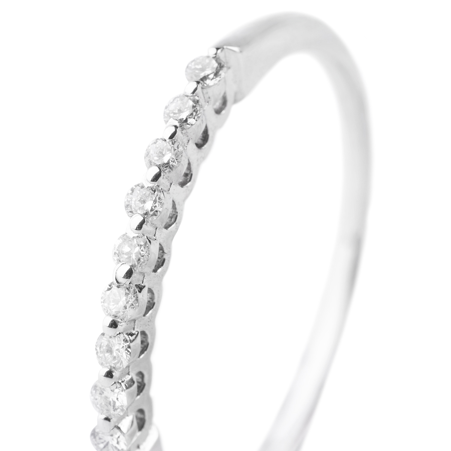 Anillo Oro Blanco 18kt Medio Cintillo con Diamantes de 15Pts 2