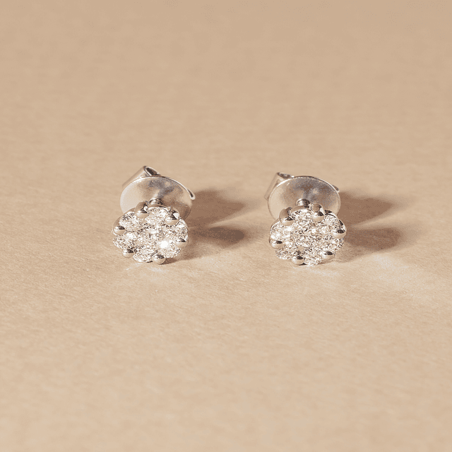 Aros de Oro Blanco 18kt con Diamantes 30 Pts Totales SI/H Corte Brillante - By Danielle Costantini