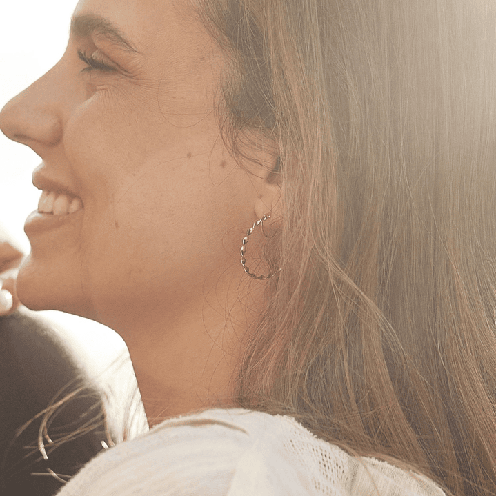 Aros de Oro 18kt Argollitas Torcidas 4