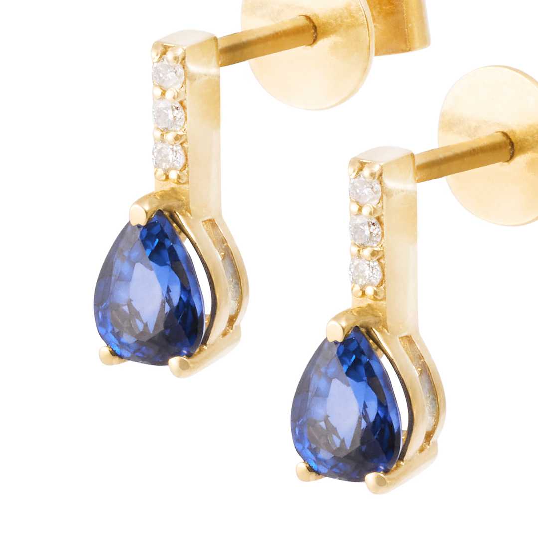 Aros de Oro Amarillo 18kt con 4Pts Diamante y 87Pts Zafiro 2